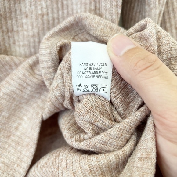 Lovers + Friends Off-Shoulder Ramona side tie sweater size Small - Picture 9 of 10